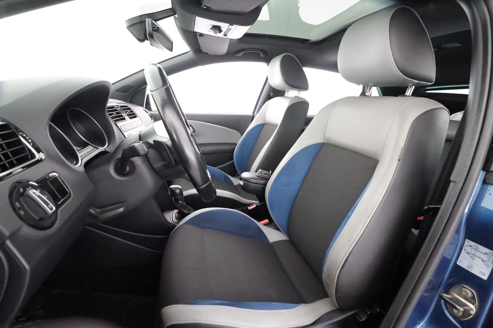 Volkswagen Polo 2015 BlueGT 1,4 TSI 110 kW (150 hv) ACT DSG-automaatti 4-ovinen - | Lasikattoluukku | Lohko&Sisätilanlämmitin | Xenon | Vakkari | Bluetooth | Penkinlämmittimet | Suomi-auto | 