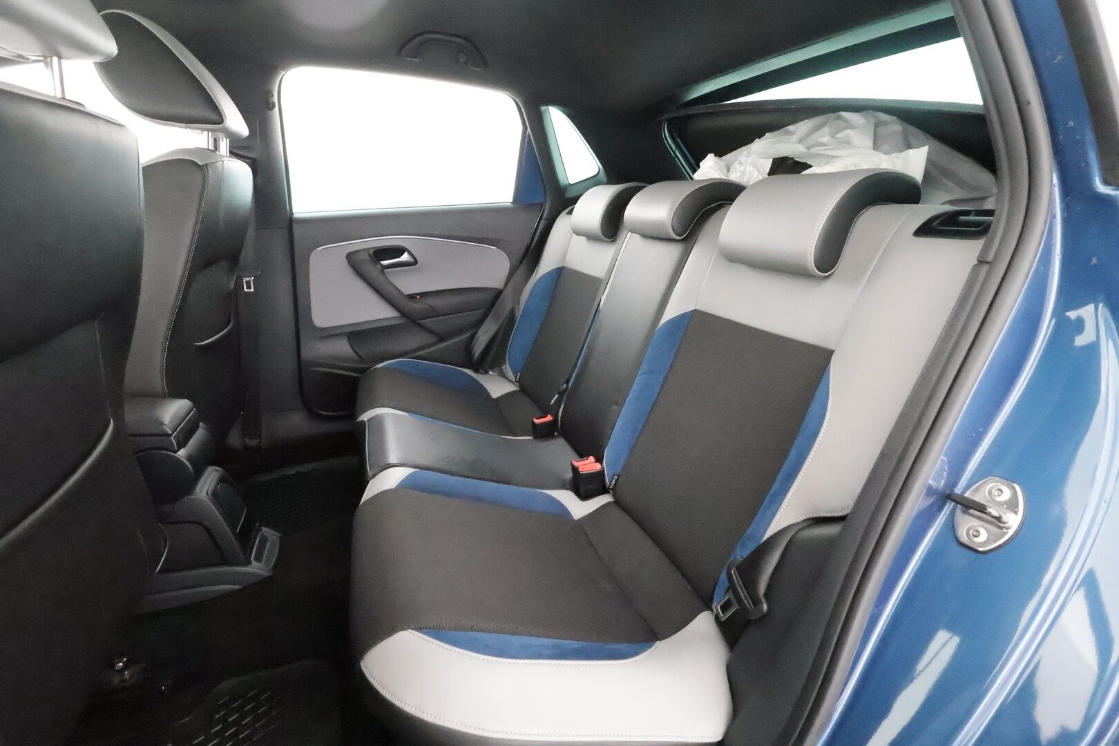 Volkswagen Polo 2015 BlueGT 1,4 TSI 110 kW (150 hv) ACT DSG-automaatti 4-ovinen - | Lasikattoluukku | Lohko&Sisätilanlämmitin | Xenon | Vakkari | Bluetooth | Penkinlämmittimet | Suomi-auto | 