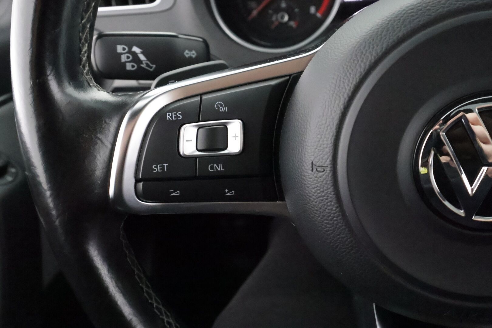 Volkswagen Polo 2015 BlueGT 1,4 TSI 110 kW (150 hv) ACT DSG-automaatti 4-ovinen - | Lasikattoluukku | Lohko&Sisätilanlämmitin | Xenon | Vakkari | Bluetooth | Penkinlämmittimet | Suomi-auto | 