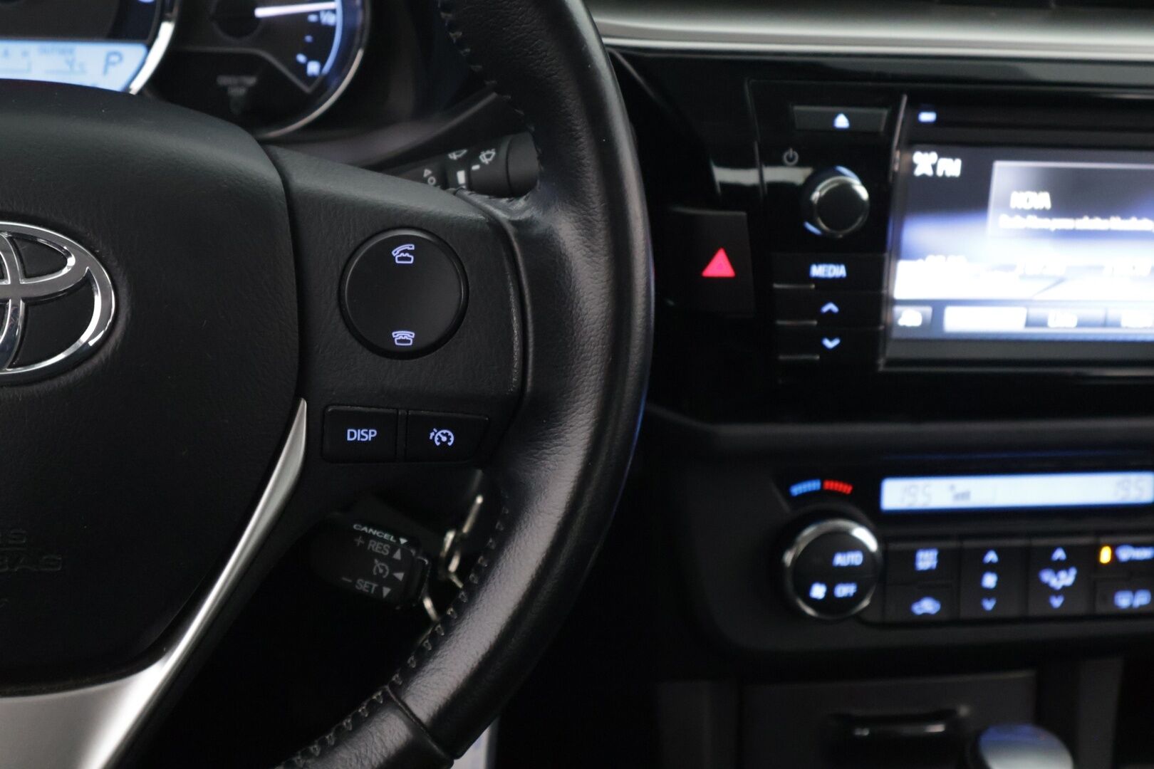 Toyota Corolla 2014 1,6 Valvematic Active Multidrive S *Suomi-auto / Lohkolämmitin / Vakkari* - HULLUT AVAJAISHULINAT KORKOTARJOUS 3,29 %