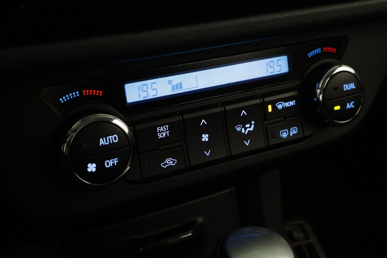 Toyota Corolla 2014 1,6 Valvematic Active Multidrive S *Suomi-auto / Lohkolämmitin / Vakkari* - HULLUT AVAJAISHULINAT KORKOTARJOUS 3,29 %