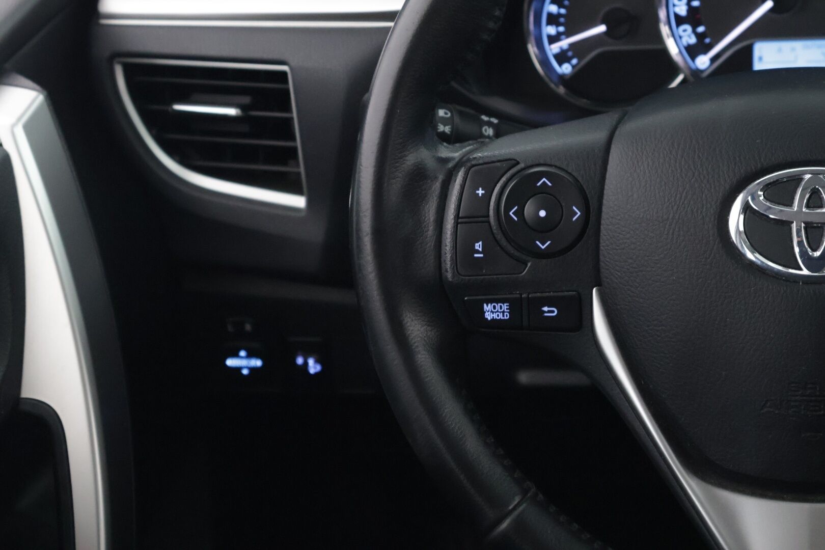 Toyota Corolla 2014 1,6 Valvematic Active Multidrive S *Suomi-auto / Lohkolämmitin / Vakkari* - HULLUT AVAJAISHULINAT KORKOTARJOUS 3,29 %