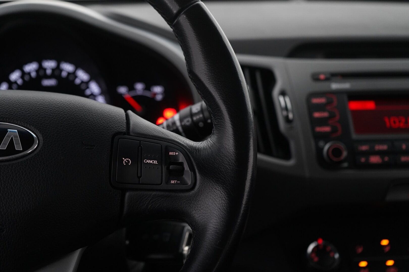 Kia Sportage 2014 1,6 ISG Urban LX EcoDynamics - Vetokoukku / Suomi-auto / Vakionopeudensäädin / Bluetooth 