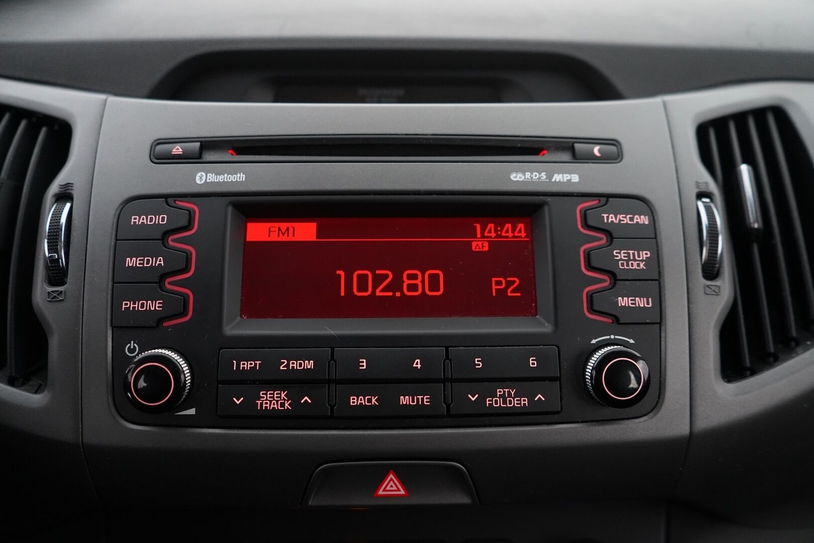 Kia Sportage 2014 1,6 ISG Urban LX EcoDynamics - Vetokoukku / Suomi-auto / Vakionopeudensäädin / Bluetooth 