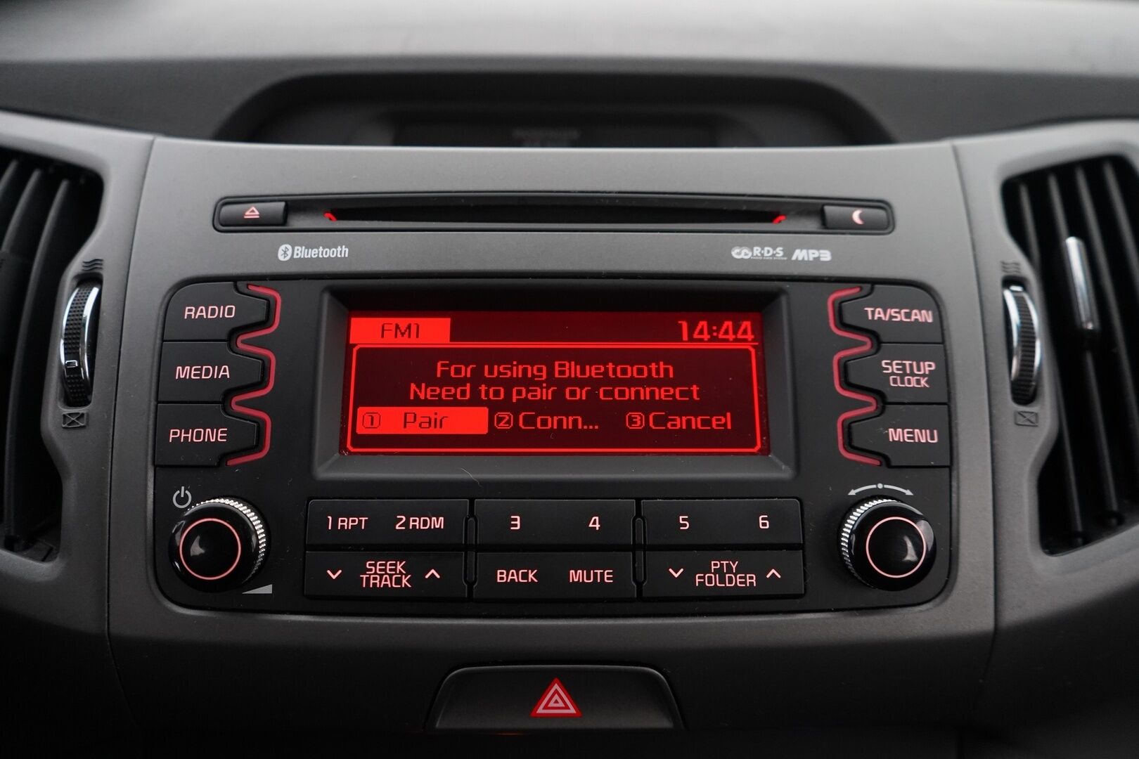 Kia Sportage 2014 1,6 ISG Urban LX EcoDynamics - Vetokoukku / Suomi-auto / Vakionopeudensäädin / Bluetooth 