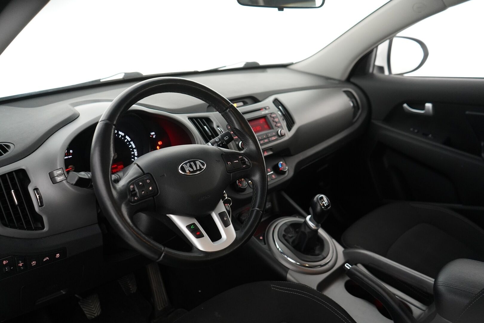 Kia Sportage 2014 1,6 ISG Urban LX EcoDynamics - Vetokoukku / Suomi-auto / Vakionopeudensäädin / Bluetooth 