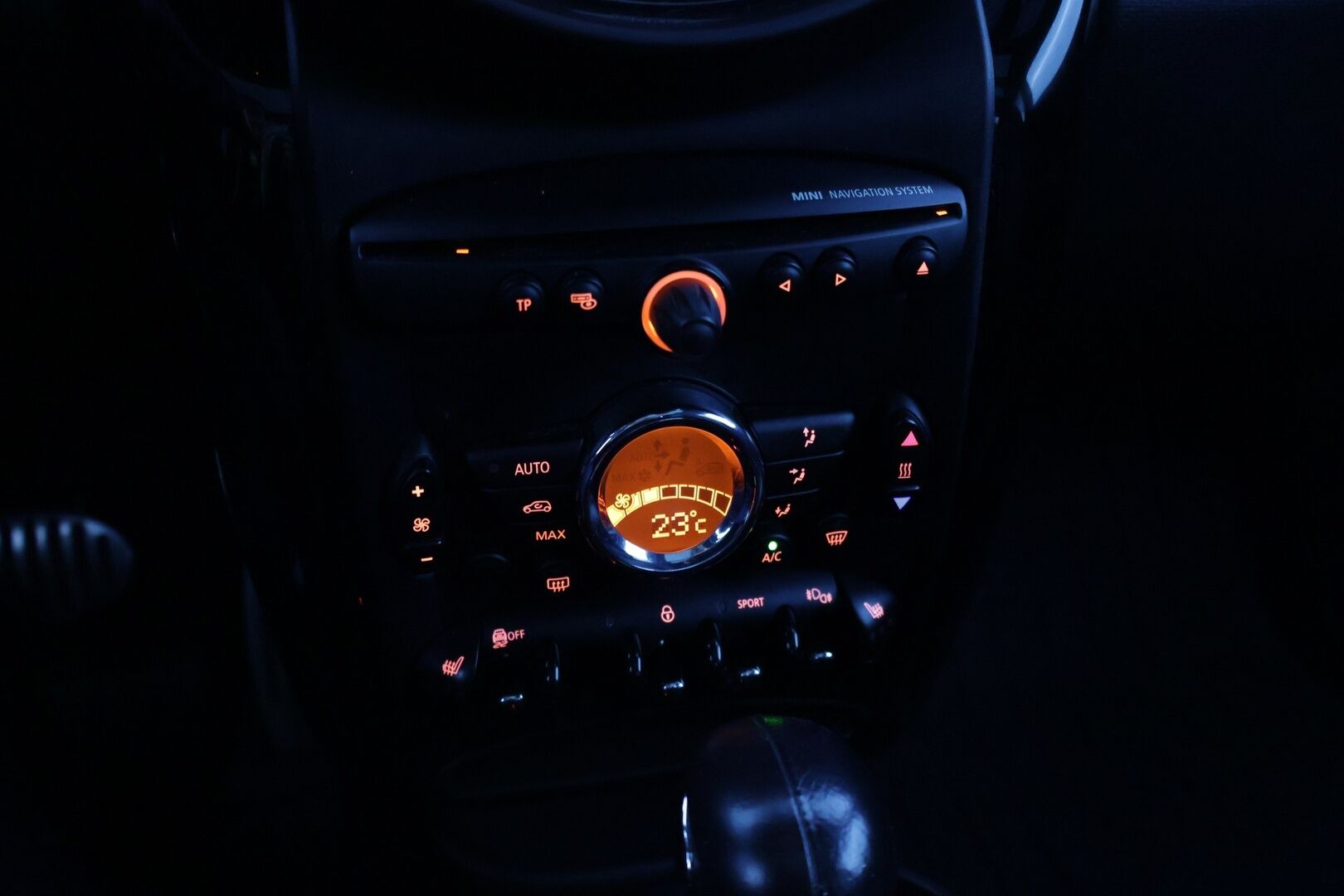 MINI Countryman 2015 John Cooper Works ALL4 A Sport Lane* Harman/Kardon / Nahkapenkit / Panorama / Musta sisäkatto * - * Sporttinen neliveto JCW Mini todella hyvällä huoltohistorialla! Ketju vaihdettu ennakoivasti! *