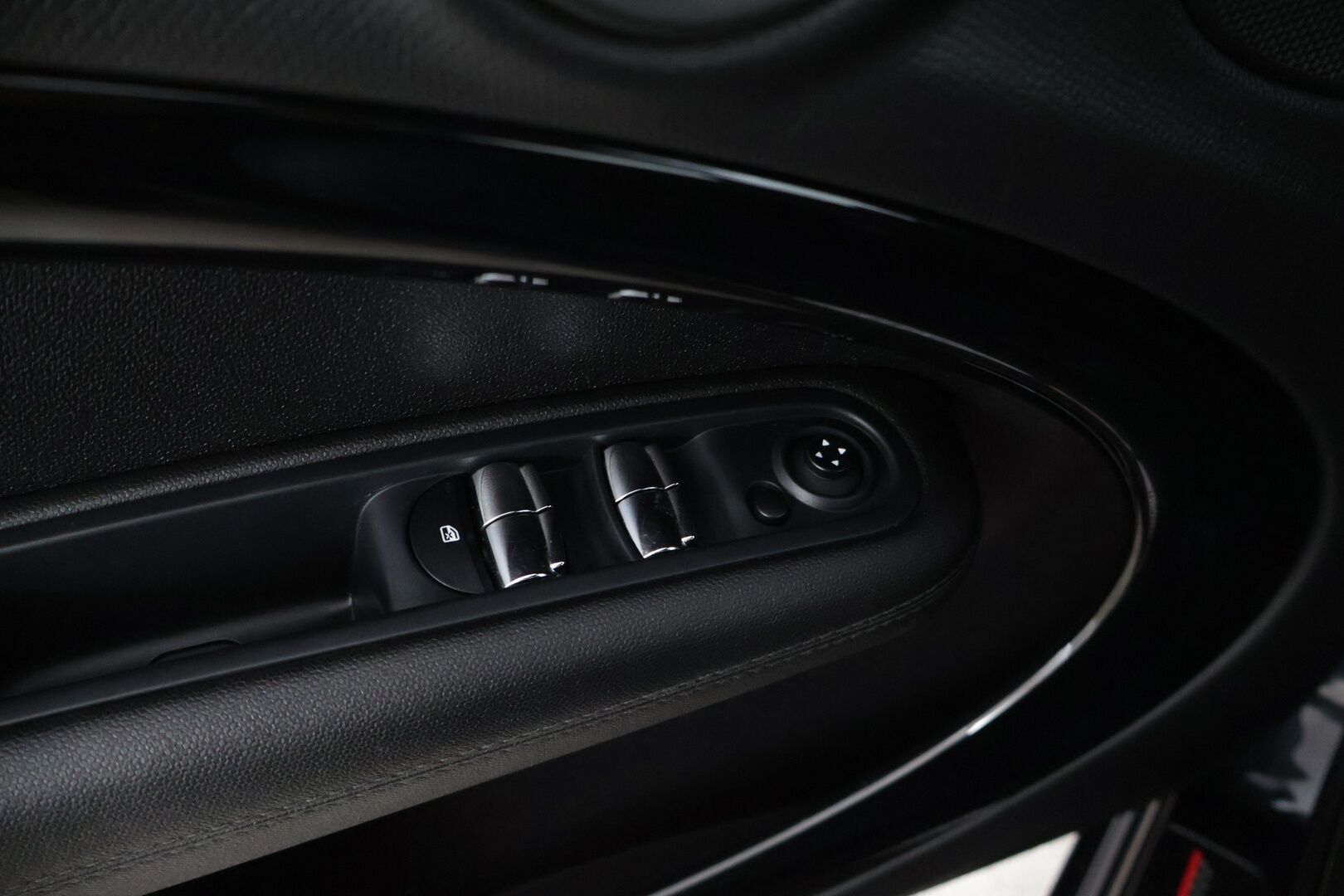 MINI Countryman 2015 John Cooper Works ALL4 A Sport Lane* Harman/Kardon / Nahkapenkit / Panorama / Musta sisäkatto * - * Sporttinen neliveto JCW Mini todella hyvällä huoltohistorialla! Ketju vaihdettu ennakoivasti! *
