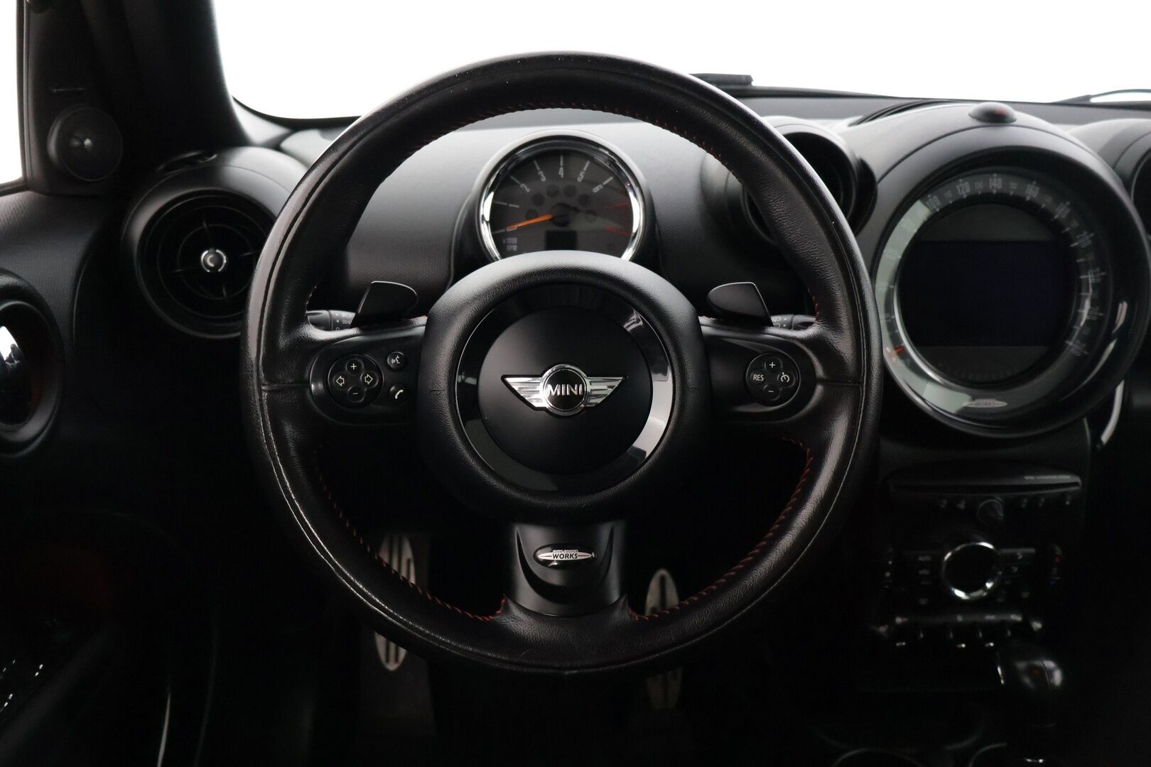 MINI Countryman 2015 John Cooper Works ALL4 A Sport Lane* Harman/Kardon / Nahkapenkit / Panorama / Musta sisäkatto * - * Sporttinen neliveto JCW Mini todella hyvällä huoltohistorialla! Ketju vaihdettu ennakoivasti! *