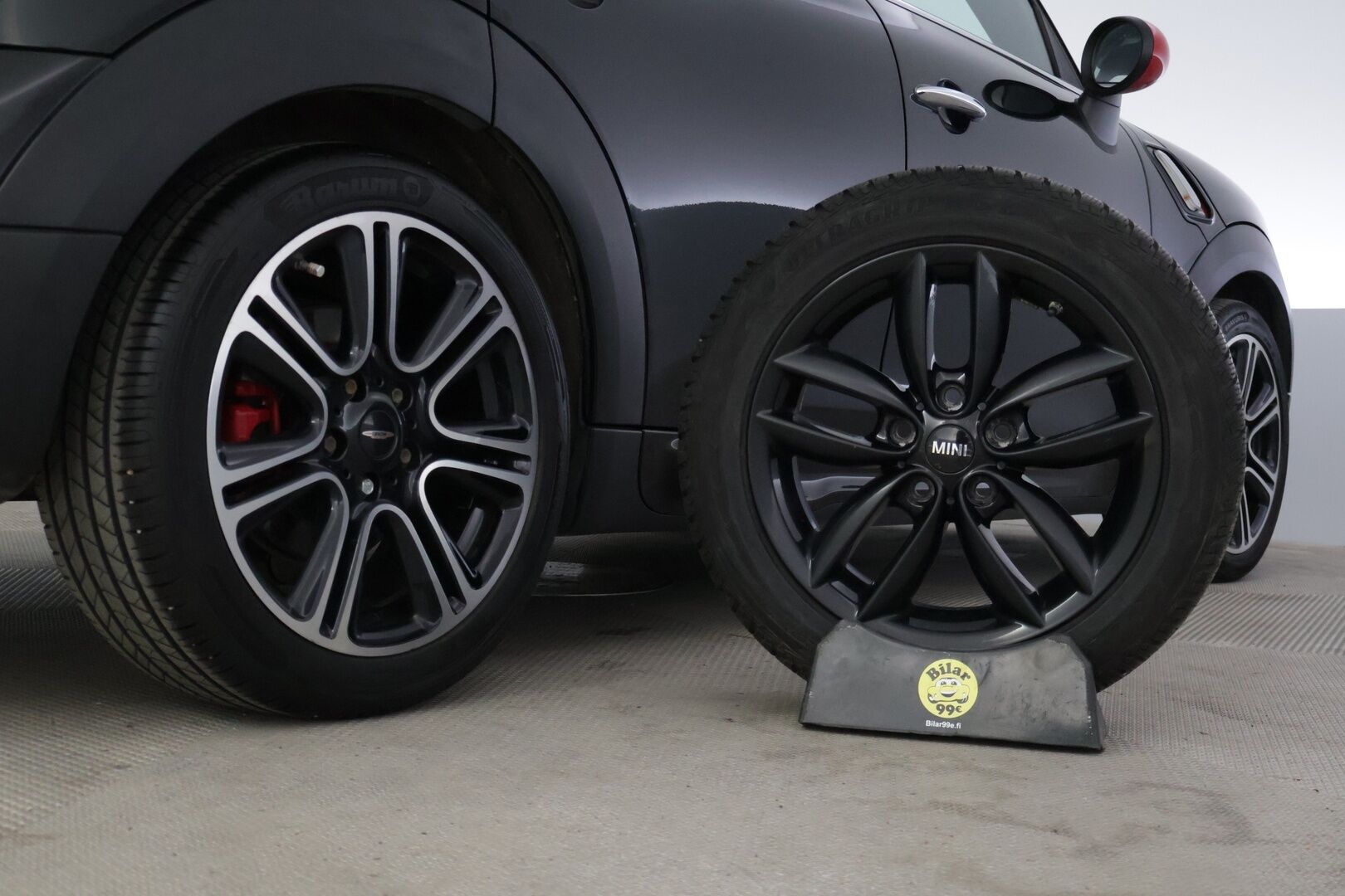 MINI Countryman 2015 John Cooper Works ALL4 A Sport Lane* Harman/Kardon / Nahkapenkit / Panorama / Musta sisäkatto * - * Sporttinen neliveto JCW Mini todella hyvällä huoltohistorialla! Ketju vaihdettu ennakoivasti! *