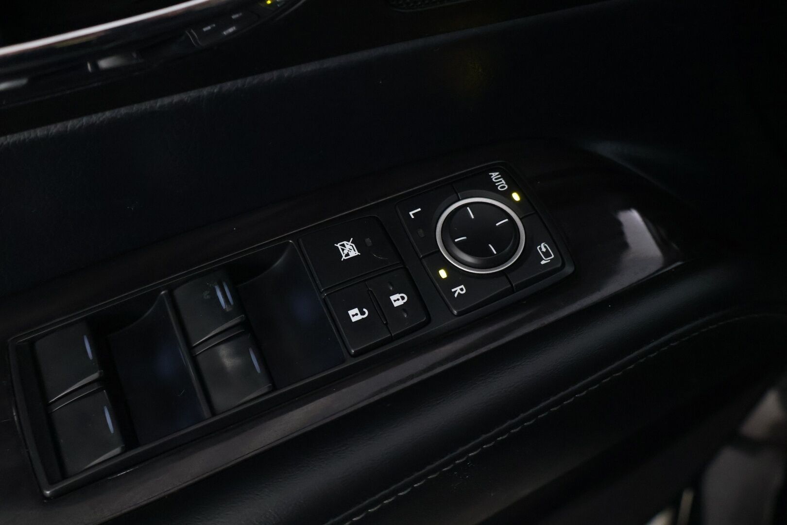 Lexus RX 2013 450h Hybrid 4WD A - | Facelift | Keyless-Go | Lohkolämmitin | P.kamera | Muistipenkki | Bluetooth-audio | Vetokoukku | 