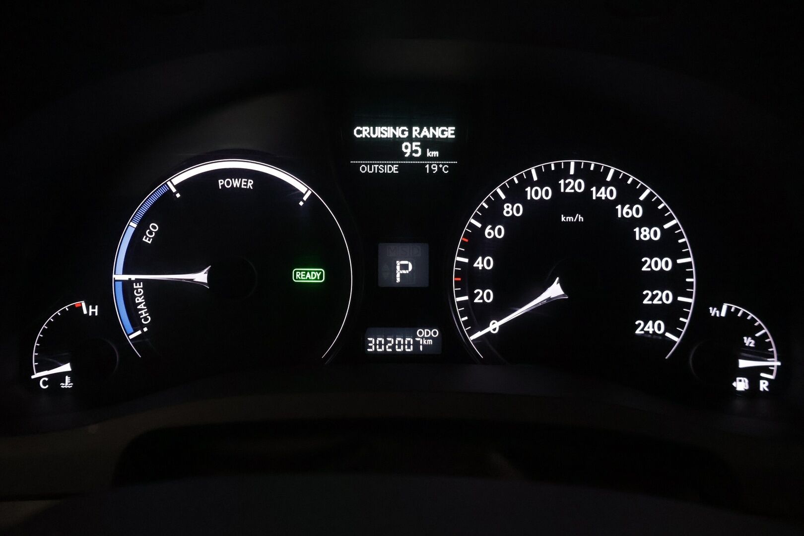 Lexus RX 2013 450h Hybrid 4WD A - | Facelift | Keyless-Go | Lohkolämmitin | P.kamera | Muistipenkki | Bluetooth-audio | Vetokoukku | 