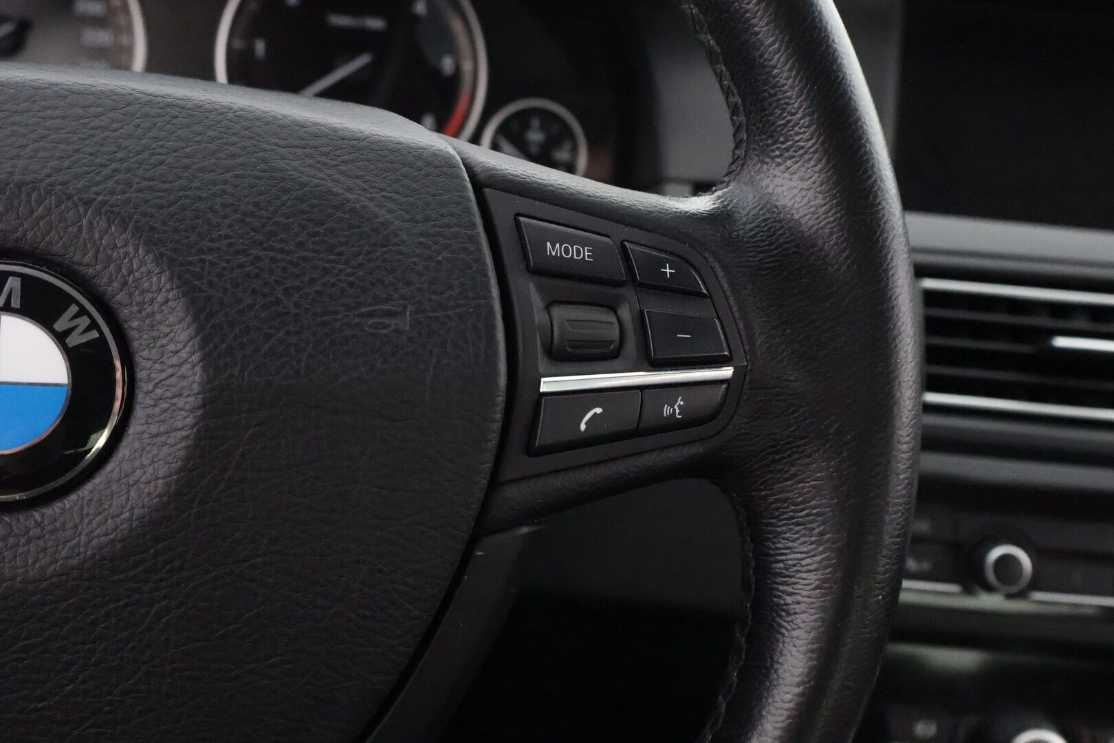 BMW 520 2012 d aut TwinPower Turbo F10 Sedan - Webasto / Nelipyöräohjaus / HiFi / Professional Navi / Muistipenkki / Sporttipenkit / Poikkeukselliset Varusteet! - Osta nyt, maksa vasta ensi vuonna