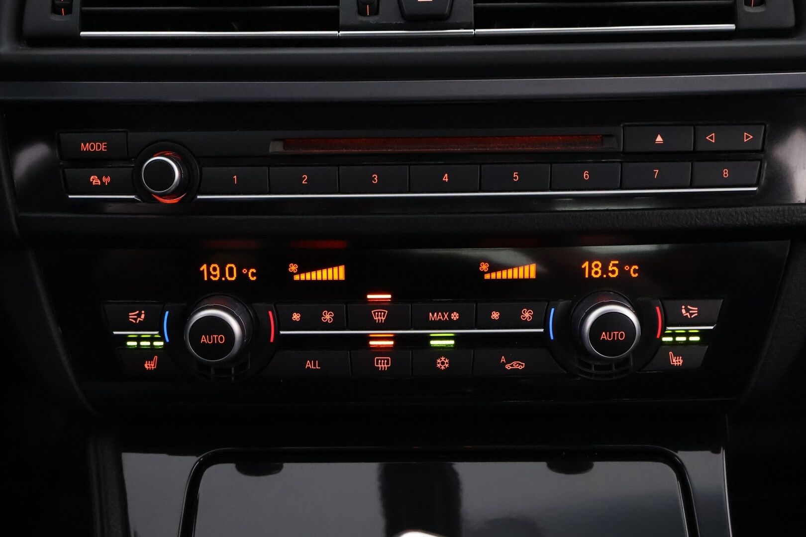 BMW 520 2012 d aut TwinPower Turbo F10 Sedan - Webasto / Nelipyöräohjaus / HiFi / Professional Navi / Muistipenkki / Sporttipenkit / Poikkeukselliset Varusteet! - Osta nyt, maksa vasta ensi vuonna