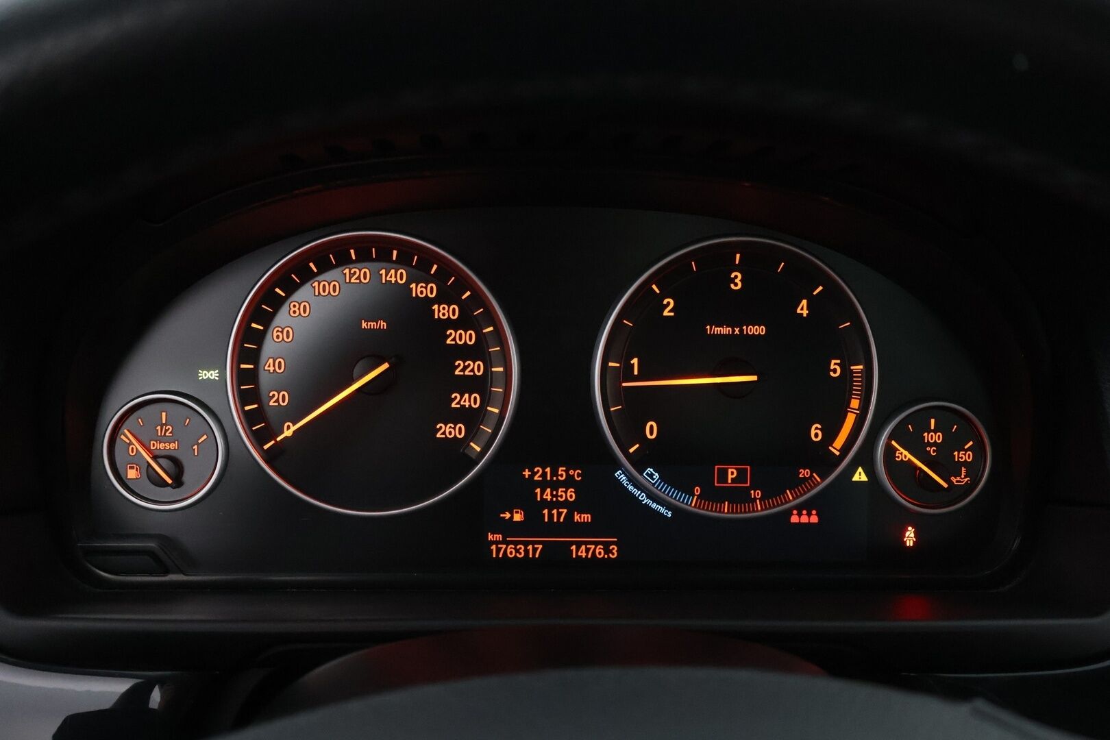 BMW 520 2011 TwinPower Turbo A F10 Sedan Luxury Automatic - Webasto / Nelipyöräohjaus / HiFi / Professional Navi / Muistipenkki / Sporttipenkit / Poikkeukselliset Varusteet!