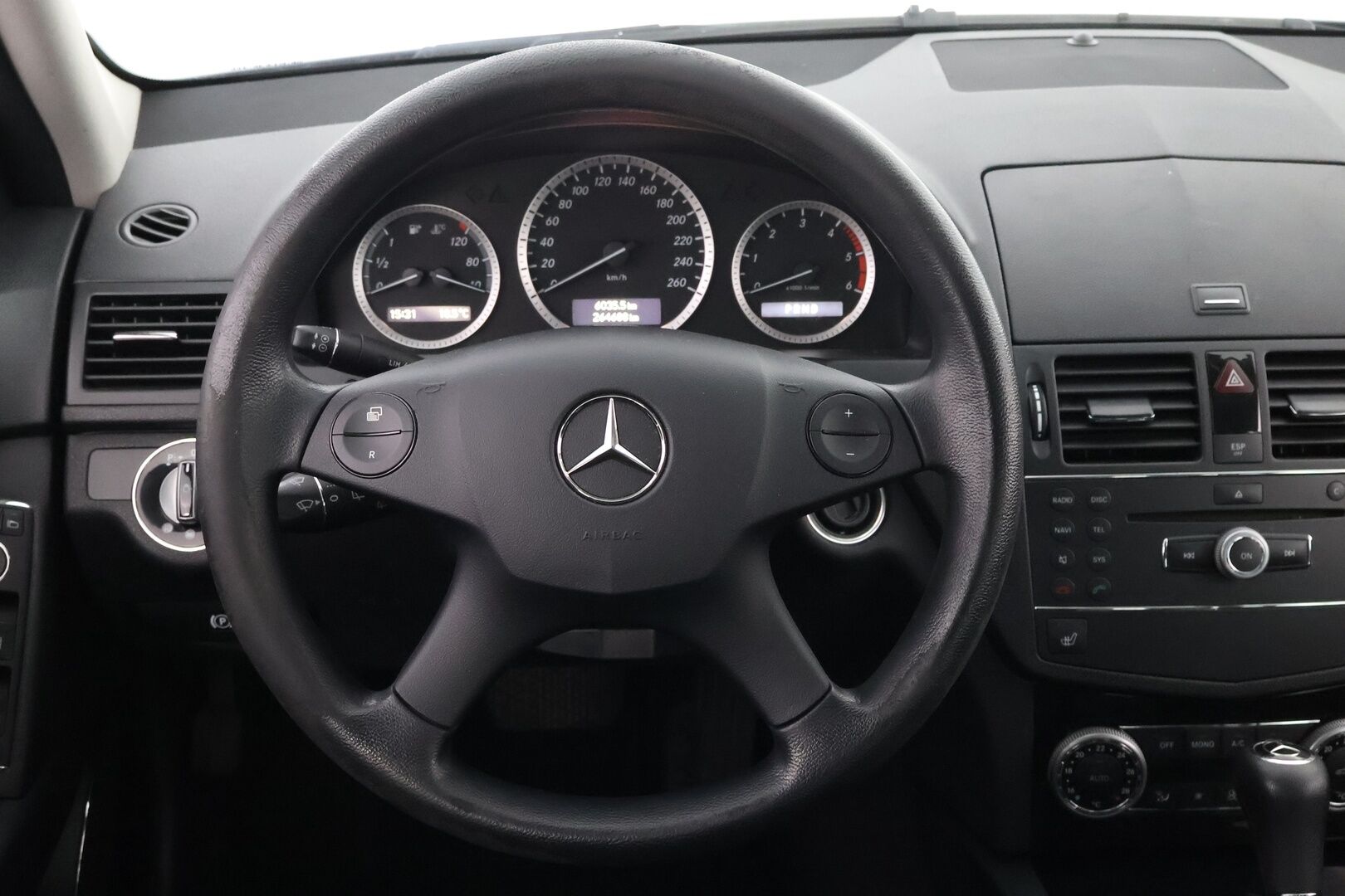 Mercedes-Benz C 2009 200 CDI T Avantgarde * Vakkari / Xenon / Lohko & Sisäpistoke / Vetokoukku * - Harvinaisen siisti / 2x Fiksut renkaat alkuperäisvantein / Juuri tullut Tampereelle!