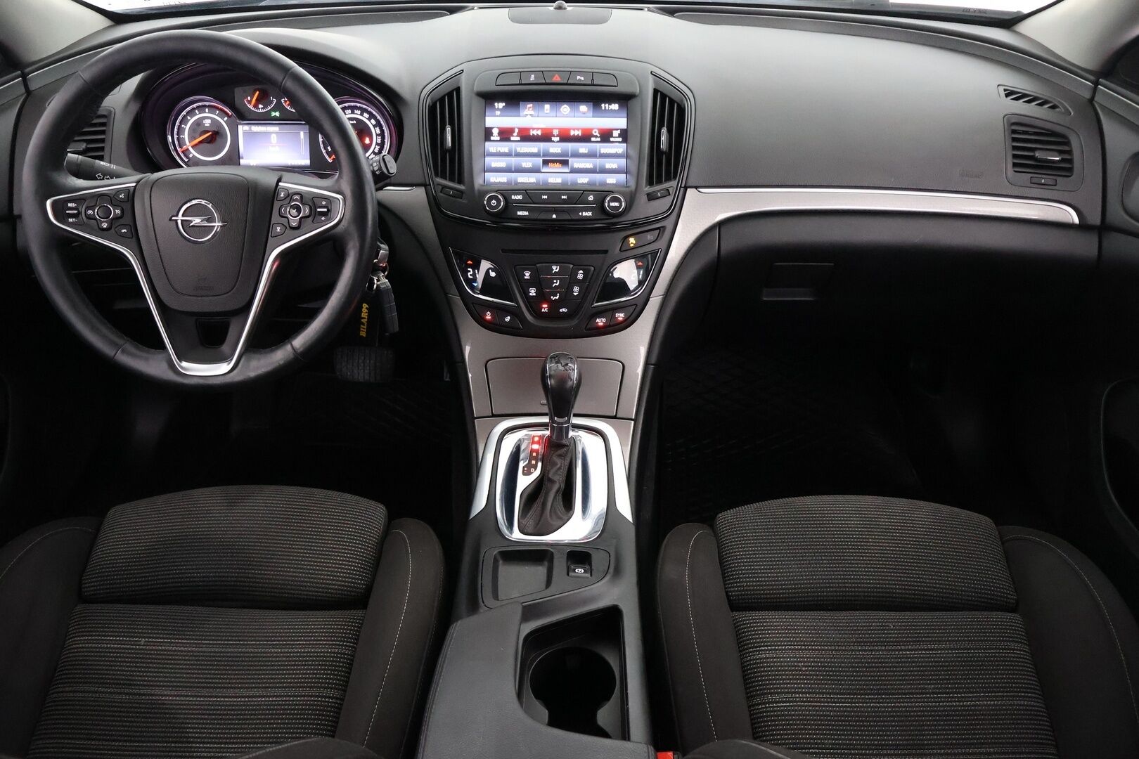 Opel Insignia 2016 Sports Tourer Edition 1,6 Turbo 125kW AT6 | YritysOutlet - Myydään vain yrityksille - Suomi-Auto | P-tutkat | Huoltokirja