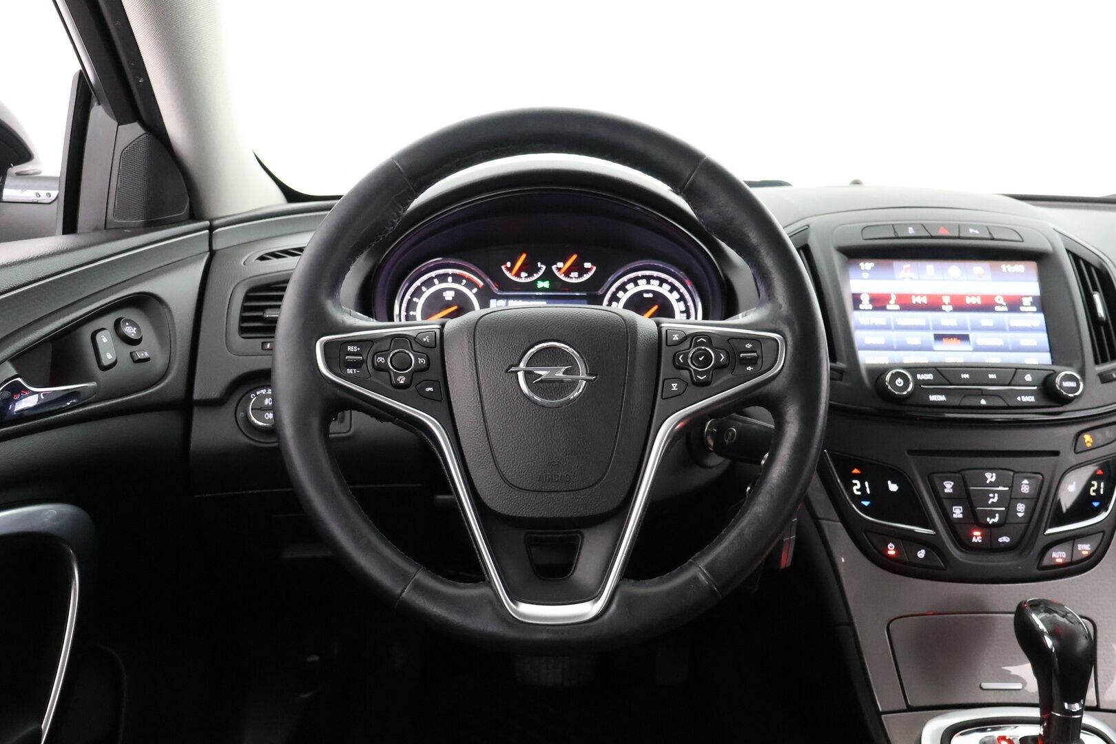Opel Insignia 2016 Sports Tourer Edition 1,6 Turbo 125kW AT6 | YritysOutlet - Myydään vain yrityksille - Suomi-Auto | P-tutkat | Huoltokirja