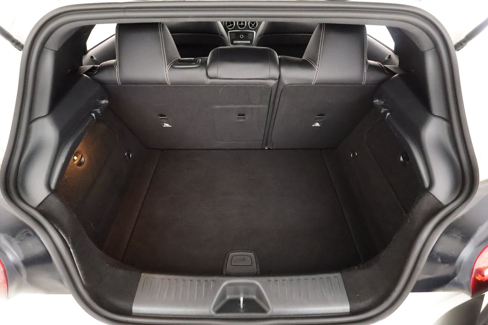 Mercedes-Benz A 2016 160 Premium Business Style Package - | Facelift | Sporttipenkit | Puolinahat | LED | IHC | P.kamera | Dynamic Select | Bluetooth | Törmäyksenestoavustin | 2x renkaat aluin | 
