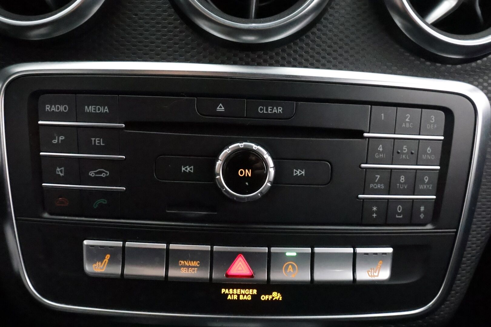 Mercedes-Benz A 2016 160 Premium Business Style Package - | Facelift | Sporttipenkit | Puolinahat | LED | IHC | P.kamera | Dynamic Select | Bluetooth | Törmäyksenestoavustin | 2x renkaat aluin | 