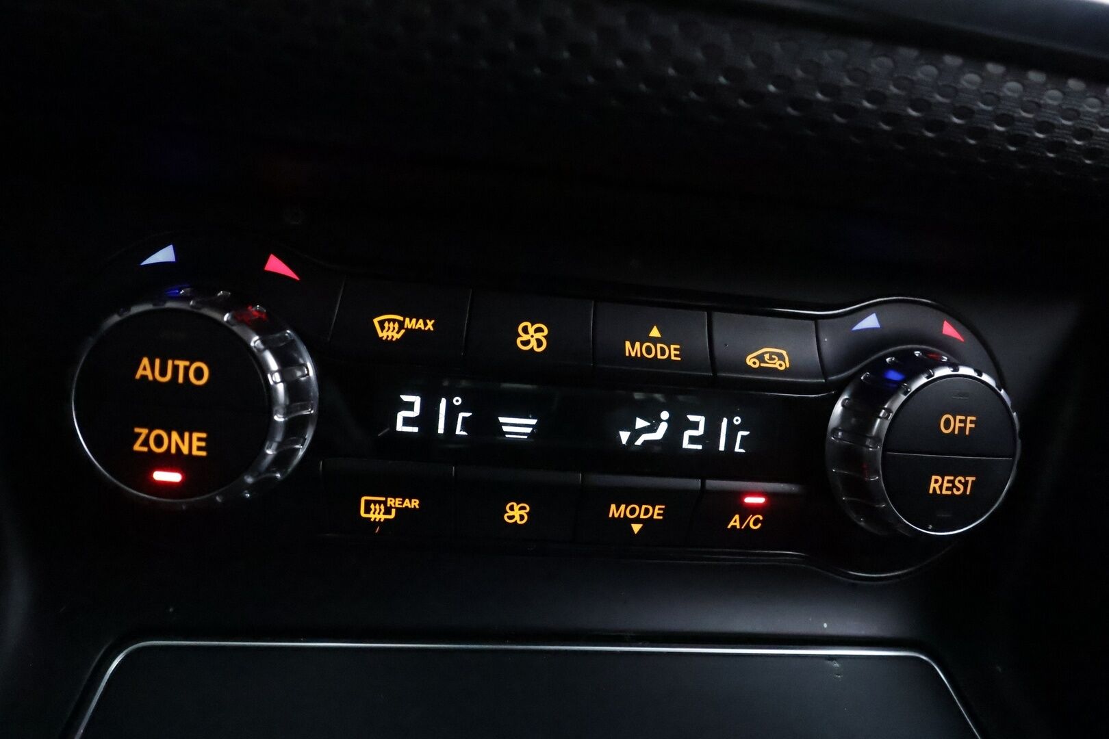 Mercedes-Benz A 2016 160 Premium Business Style Package - | Facelift | Sporttipenkit | Puolinahat | LED | IHC | P.kamera | Dynamic Select | Bluetooth | Törmäyksenestoavustin | 2x renkaat aluin | 