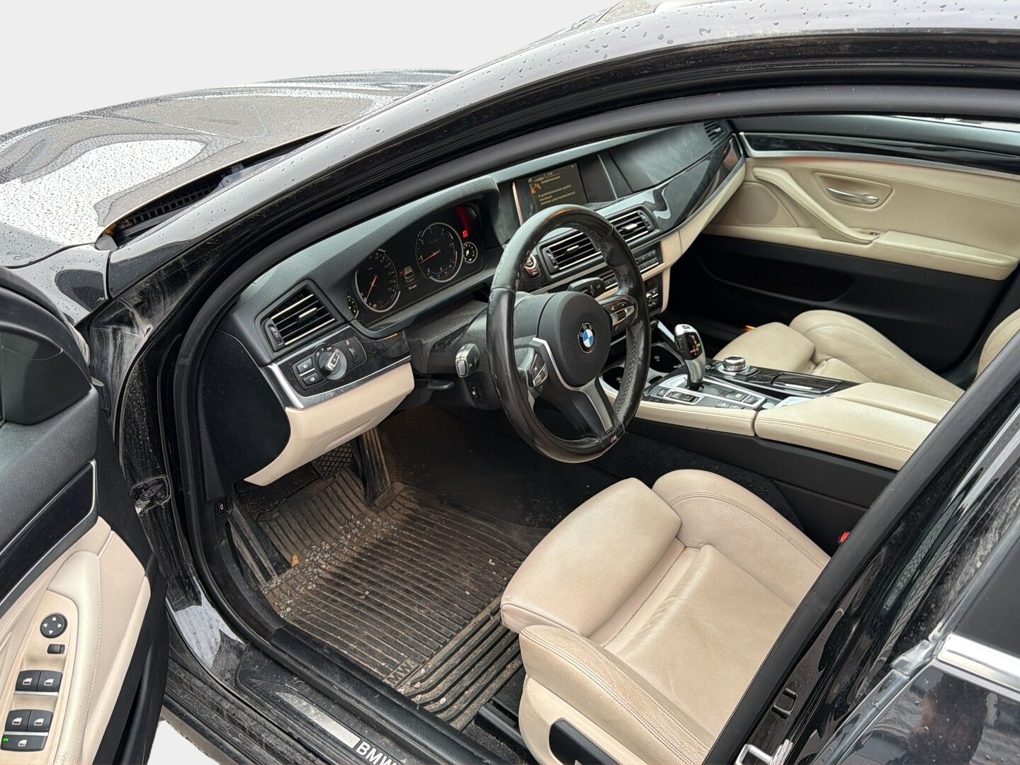 BMW 520 2016 F11 Touring 520d TwinPower Turbo A xDrive Business Exclusive Edition - LCI | Suomiauto | Vetokoukku | Vaaleat Dakota Nahat | Sporttipenkit | Peruutustutka | Vakkari | Digimittari | Xenon | Lohko&Sisåpistoke! 