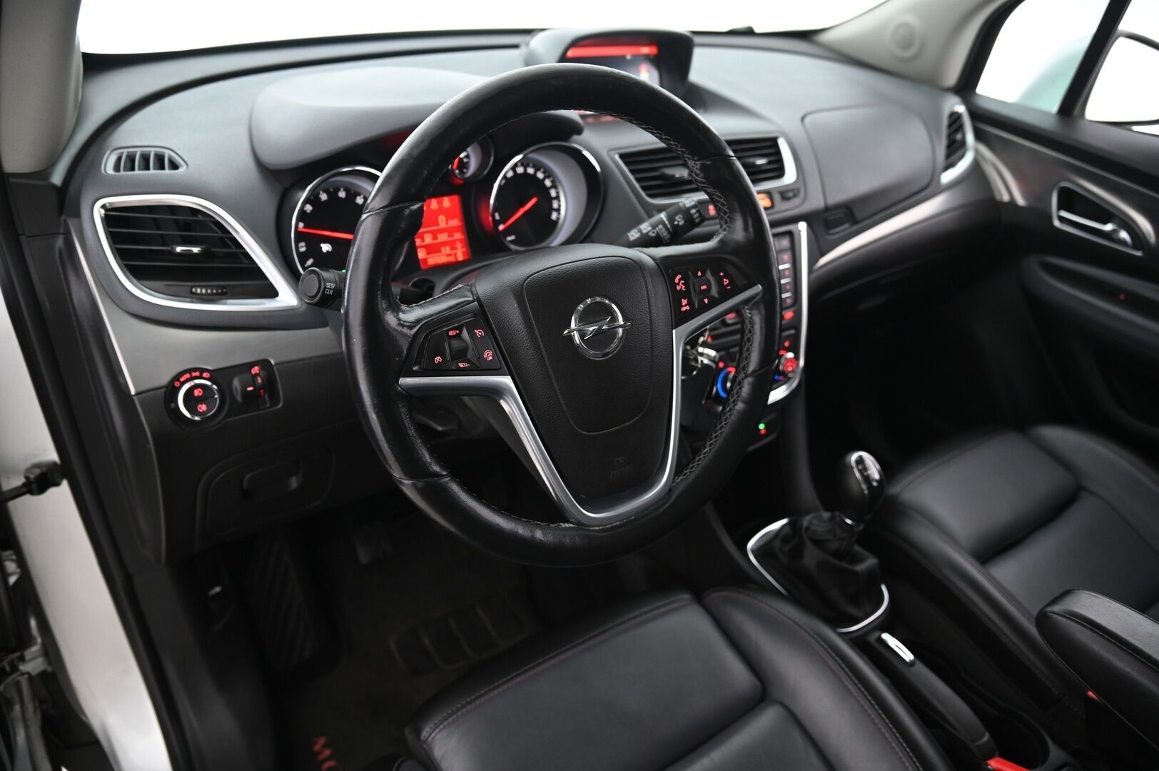 Opel Mokka 2016 5-ov Cosmo 1,4 Turbo Start/Stop 4x4 103kW MT6 *Webasto / Vetokoukku / Nahkasisusta / P.kamera* - *2x alumiinivanteet / Vakkari / Ratinlämmitin*