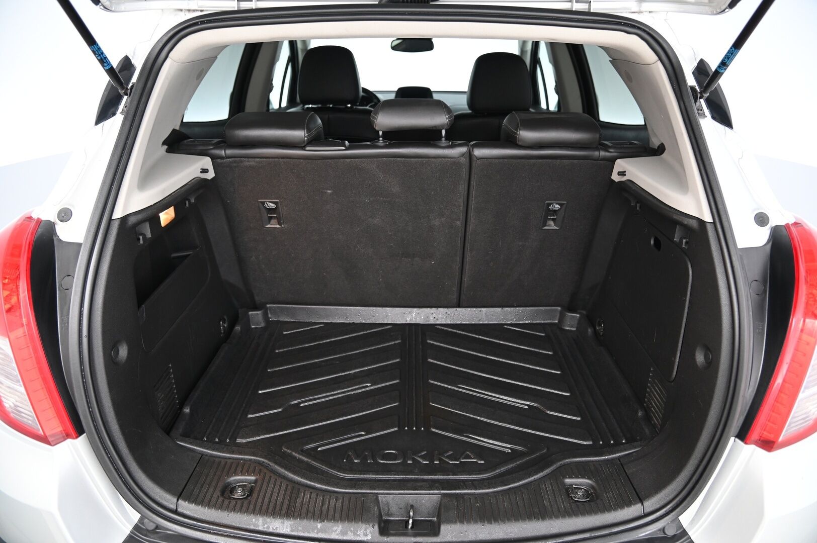 Opel Mokka 2016 5-ov Cosmo 1,4 Turbo Start/Stop 4x4 103kW MT6 *Webasto / Vetokoukku / Nahkasisusta / P.kamera* - *2x alumiinivanteet / Vakkari / Ratinlämmitin*