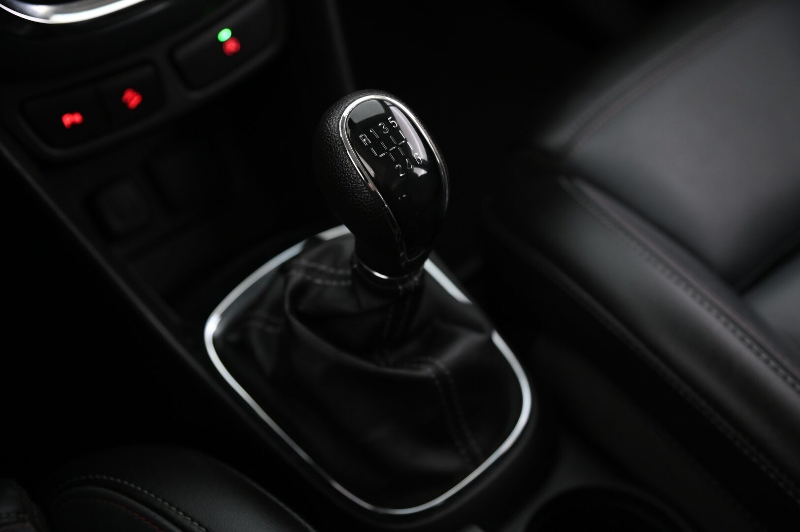 Opel Mokka 2016 5-ov Cosmo 1,4 Turbo Start/Stop 4x4 103kW MT6 *Webasto / Vetokoukku / Nahkasisusta / P.kamera* - *2x alumiinivanteet / Vakkari / Ratinlämmitin*