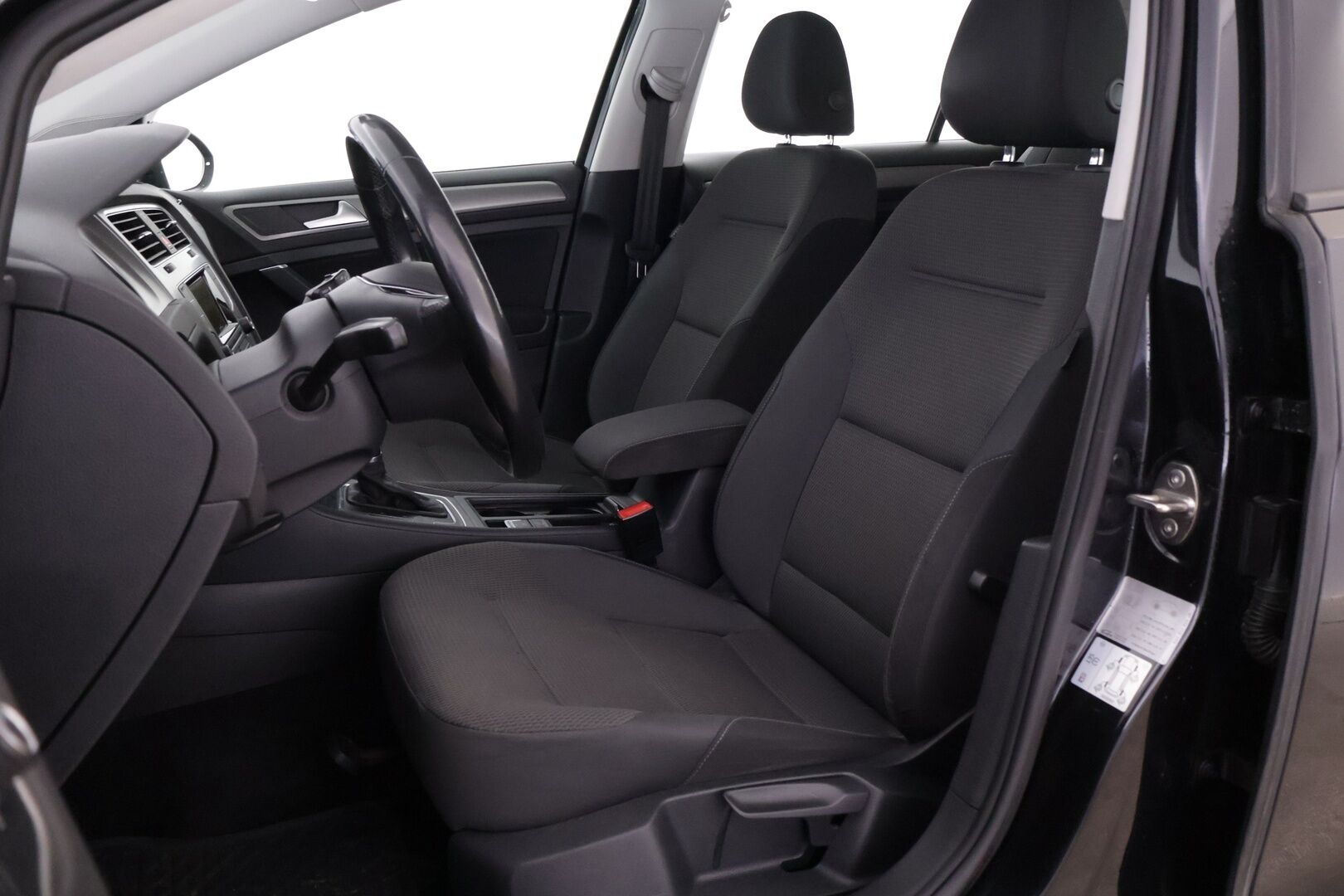 Volkswagen Golf 2016 Comfortline 1,0 TSI 85 kW (115 hv) Bluemotion DSG-automaatti - | Ilmastointi | Vakkari | Bluetooth | Lohko+ sisätilanlämmitin | - KORKO VAIN 3,99 %