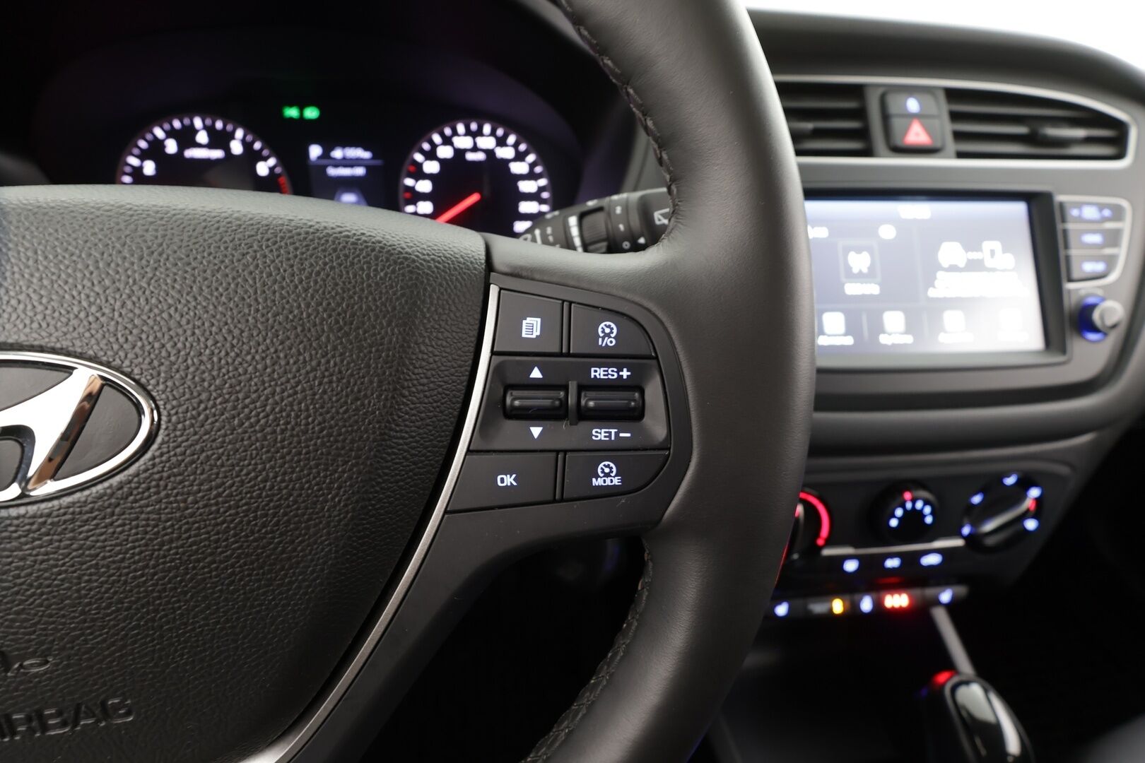 Hyundai i20 Active Cross 2019 1,0 T-GDI 100 hv 7-DCT W Comfort * Suomi-auto / Vakkari / P.kamera / Ratinlämmitin / 2xRenkaat * - Merkkihuollettu