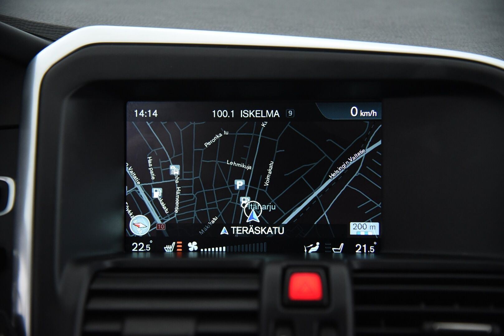Volvo XC60 2015 D3 Summum / Panorama / Lohkolämmitin / Nahkasisusta / Muistipenkki - 2x alumiinivanteet / Hyvillä renkailla!