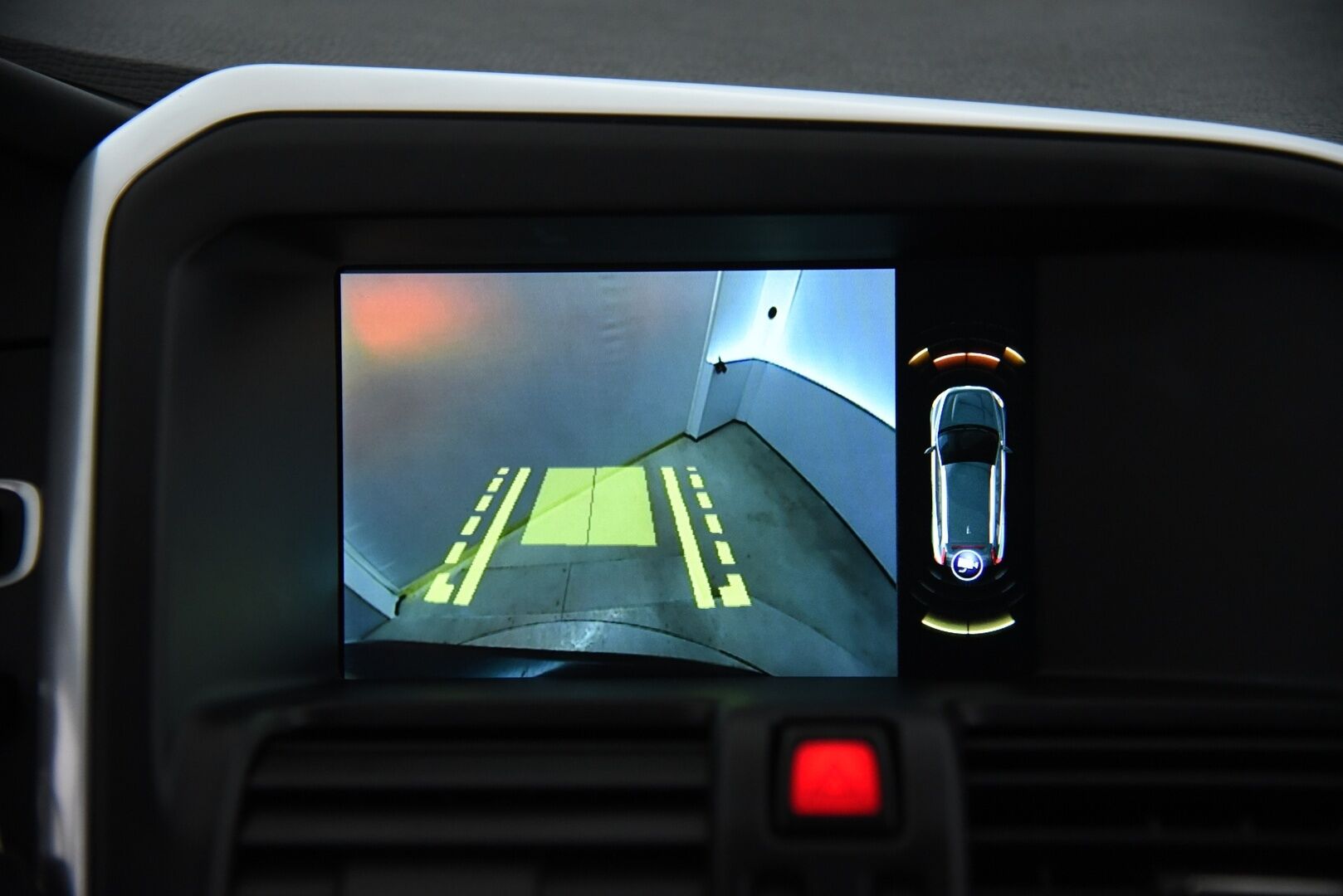 Volvo XC60 2015 D3 Summum / Panorama / Lohkolämmitin / Nahkasisusta / Muistipenkki - 2x alumiinivanteet / Hyvillä renkailla!