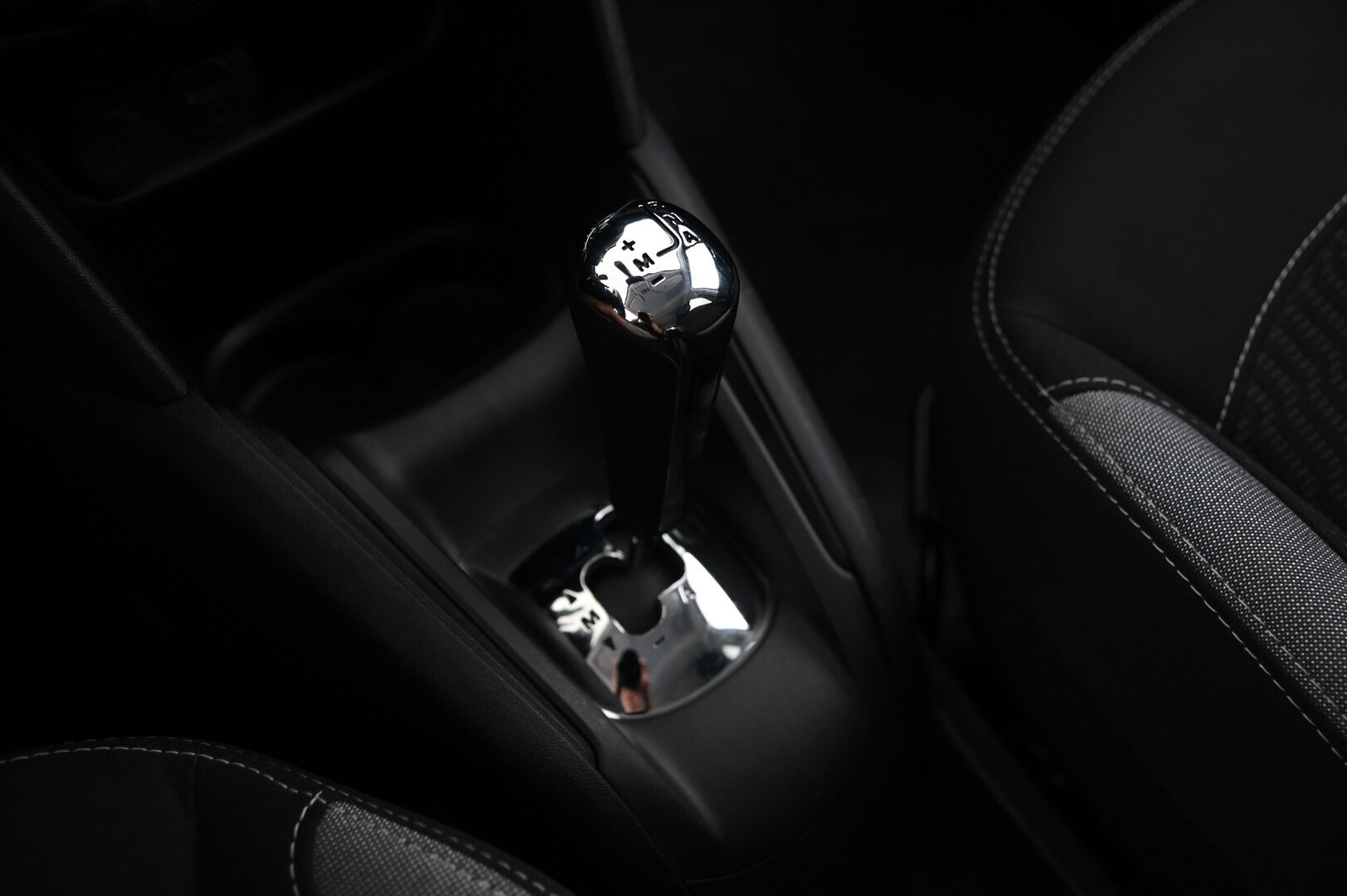 Peugeot 208 2017 Style VTi - Erikoisväri! | Vakkari | BT | Suomi-auto | 2x Renkaat&alumiinivanteet