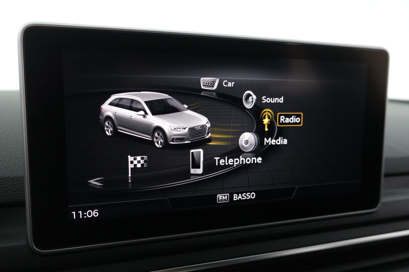 Audi A4 2017 Avant Land of quattro Edition 2,0 TFSI 185 kW quattro S tronic - Suomi-auto / S-Line / Digimittaristo / Webasto / Navi / LED