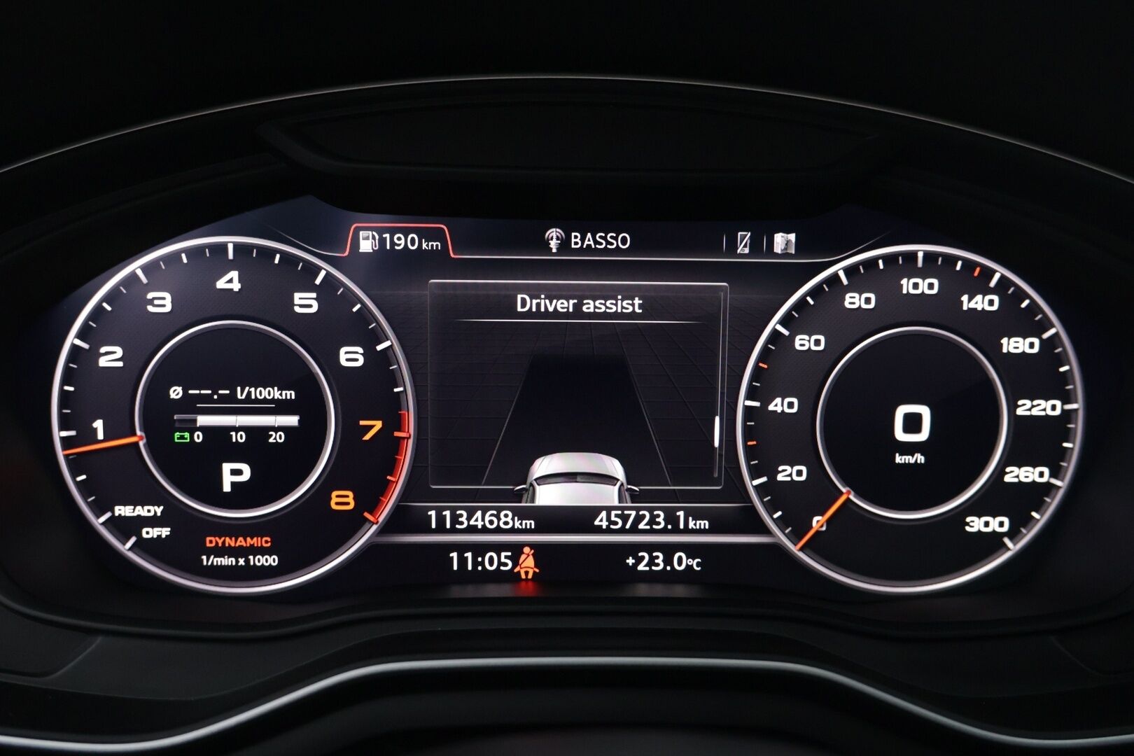 Audi A4 2017 Avant Land of quattro Edition 2,0 TFSI 185 kW quattro S tronic - Suomi-auto / S-Line / Digimittaristo / Webasto / Navi / LED