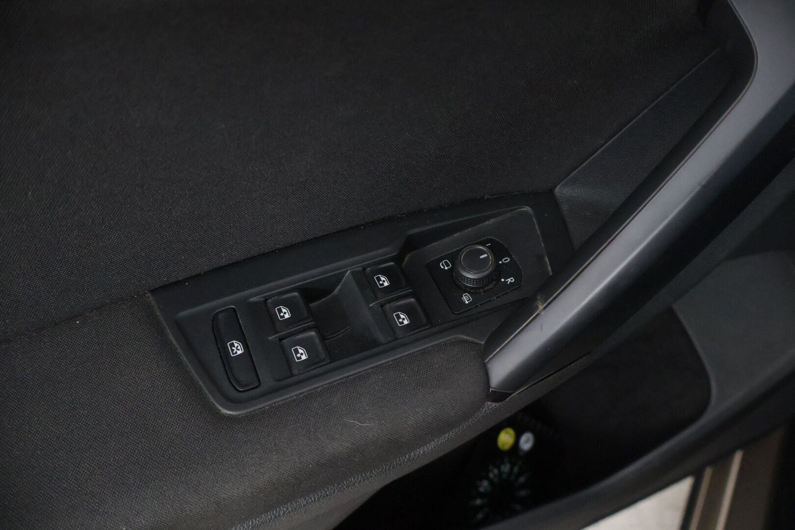 Volkswagen Tiguan 2017 Trendline 1,4 TSI 92 kW (125 hv)* Webasto / Tutkat eteen ja taakse / Apple&Android carplay / Kaistavahti * - *Jakohihna vaihdettu 8/23 / 2.om Suomi-auto / Merkkiliikkeen huoltohistoria / Juuri katsastettu *