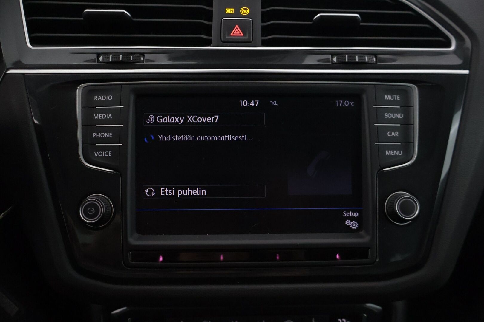 Volkswagen Tiguan 2017 Trendline 1,4 TSI 92 kW (125 hv)* Webasto / Tutkat eteen ja taakse / Apple&Android carplay / Kaistavahti * - *Jakohihna vaihdettu 8/23 / 2.om Suomi-auto / Merkkiliikkeen huoltohistoria / Juuri katsastettu *