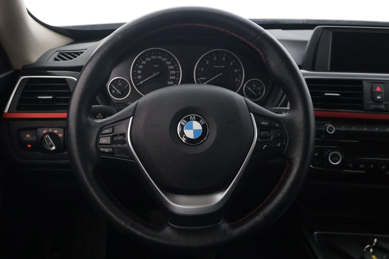 BMW 320 Gran Turismo 2017 F34 Gran Turismo 320i A xDrive Business Sport LCI * Webasto / LED / Vakkari / Puolnahka Sport / Ratin Lämmitys * - LCI / Facelift, Webasto - Hyvin pidetty ja juuri huollettu, kahdet renkaat aluilla!
