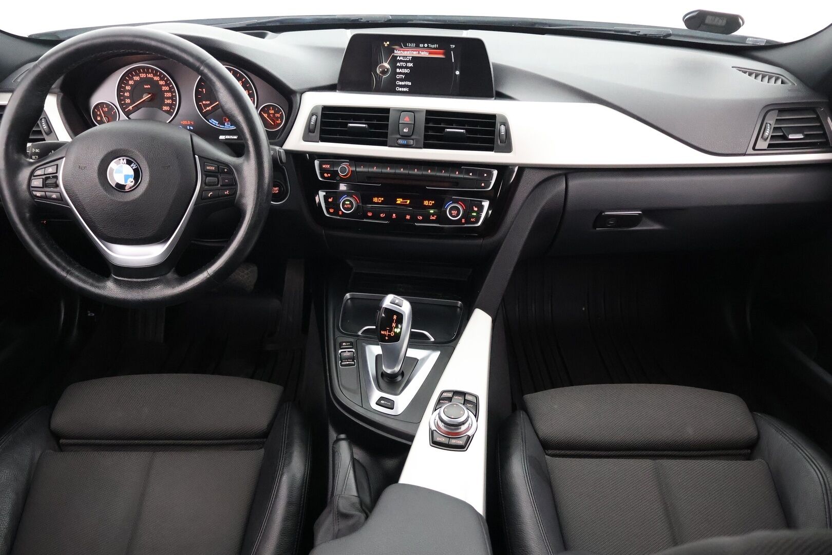 BMW 330 2017 F30 Sedan 330e A Business - Adapt. vakkari | BLIS | Driving Assistant | HiFi | HUD | Lämm. ratti