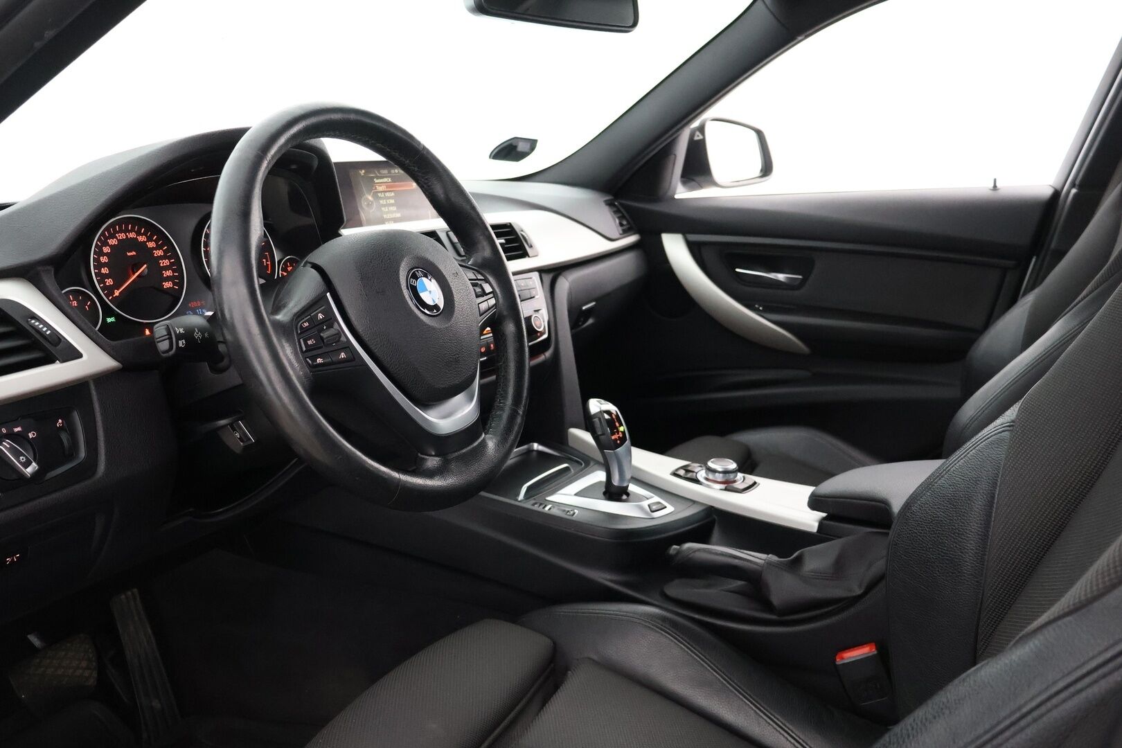 BMW 330 2017 F30 Sedan 330e A Business - Adapt. vakkari | BLIS | Driving Assistant | HiFi | HUD | Lämm. ratti