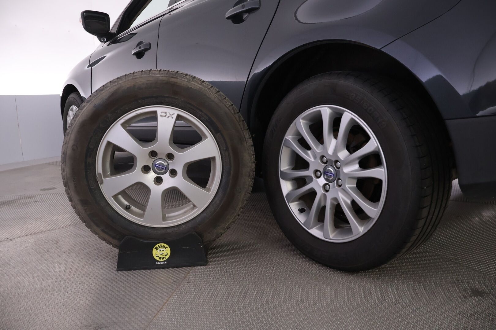 Volvo XC60 2008 2,4D AWD Summum - YritysOutlet - Myydään vain yrityksille - - Lohko | Sähkösäätöinen kuljettajan istuin muistilla | Koukku | KeyLessGo |  Vakkari | Kaistavahti | Blis | Nahkasisusta | P.tutkat | Penkinlämmittimet edessä ja takana | 