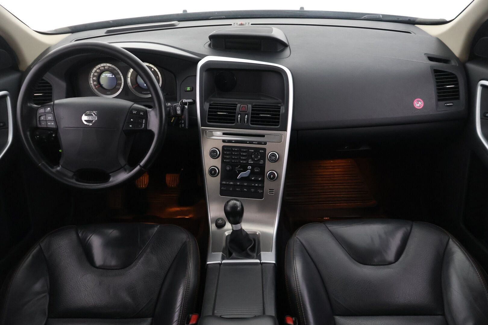 Volvo XC60 2008 2,4D AWD Summum - YritysOutlet - Myydään vain yrityksille - - Lohko | Sähkösäätöinen kuljettajan istuin muistilla | Koukku | KeyLessGo |  Vakkari | Kaistavahti | Blis | Nahkasisusta | P.tutkat | Penkinlämmittimet edessä ja takana | 