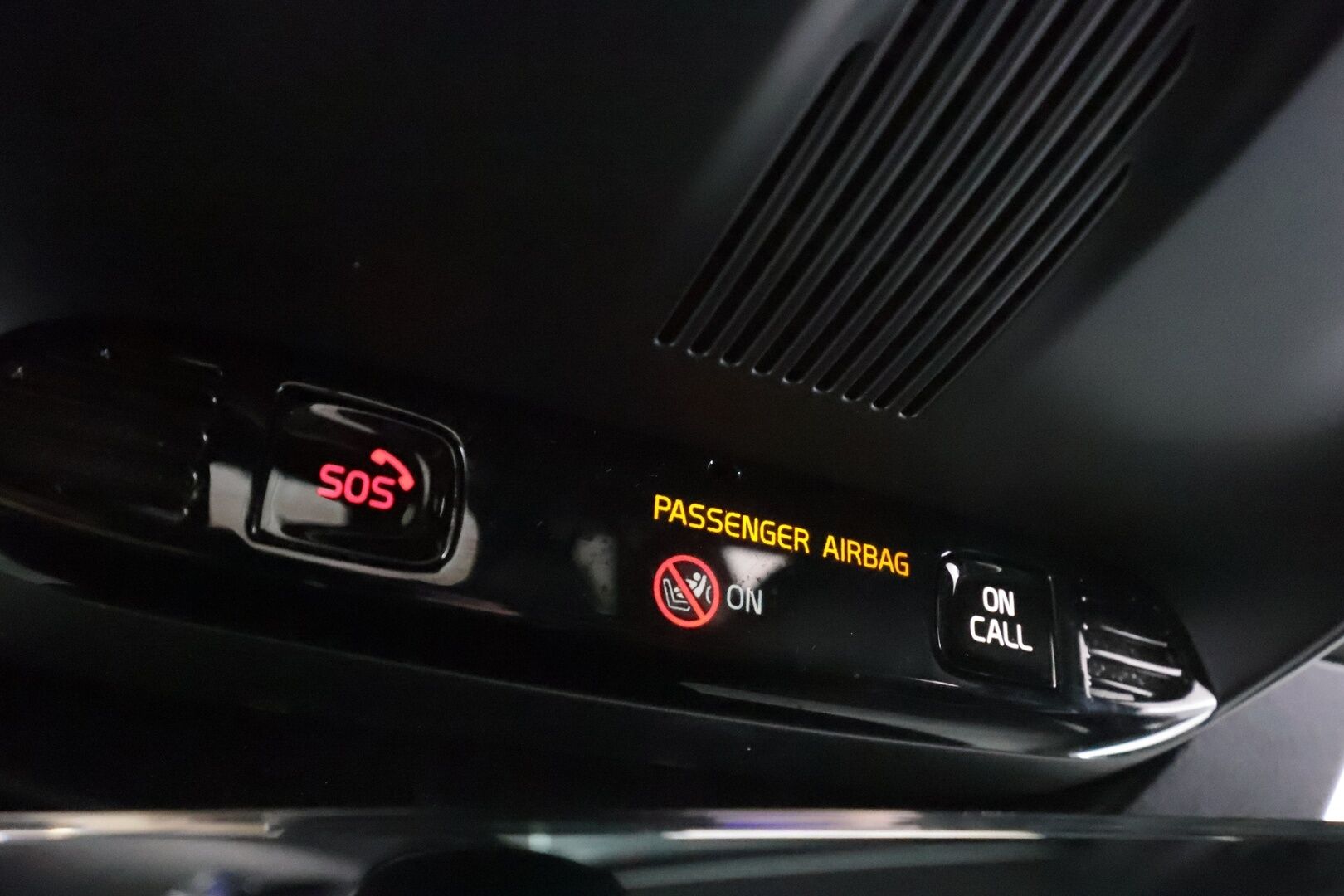 Volvo XC90 2017 T8 Twin Engine AWD R-Design aut 7-P * Webasto / Koukku / ACC / Full-LED / 360 / Sportpenkit Muistilla / Navi * - Panorama / Akku kuntotarkastettu SoH 93,2% / Kahdet renkaat aluvanteilla / 2x Latauskaapelit / Suomi-auto