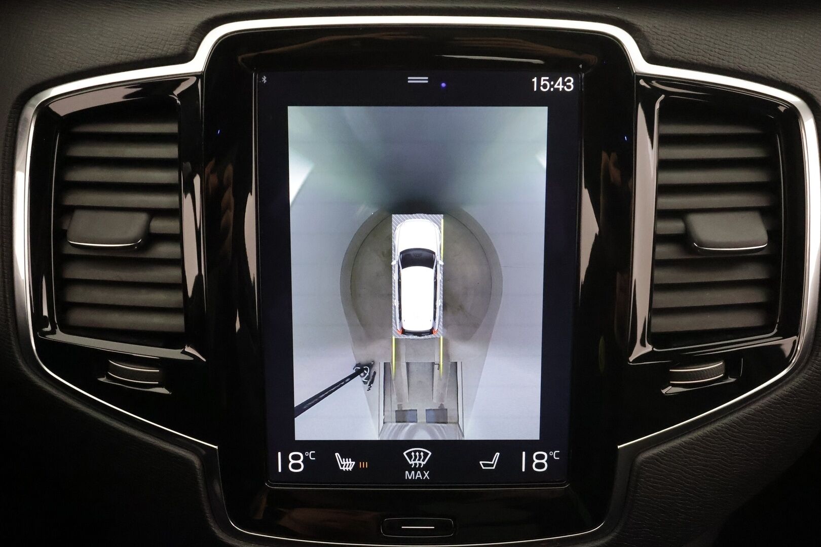 Volvo XC90 2017 T8 Twin Engine AWD R-Design aut 7-P * Webasto / Koukku / ACC / Full-LED / 360 / Sportpenkit Muistilla / Navi * - Panorama / Akku kuntotarkastettu SoH 93,2% / Kahdet renkaat aluvanteilla / 2x Latauskaapelit / Suomi-auto