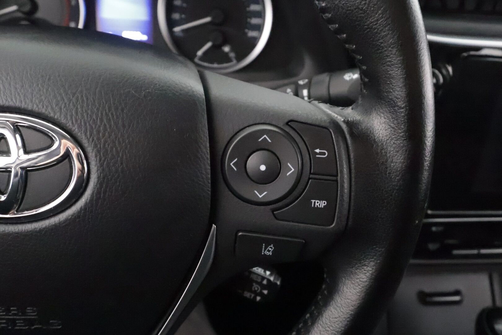 Toyota Corolla 2017 1,6 Valvematic Premium Multidrive S 4ov - | Puolinahat | LED | P.kamera ja tutkat | Navi | Bluetooth | Keyless | Kaistavahti | RSA | PCS | Lohko + sisälämmitin | Vakkari | 2x renkaat aluin | Huoltokirja | 
