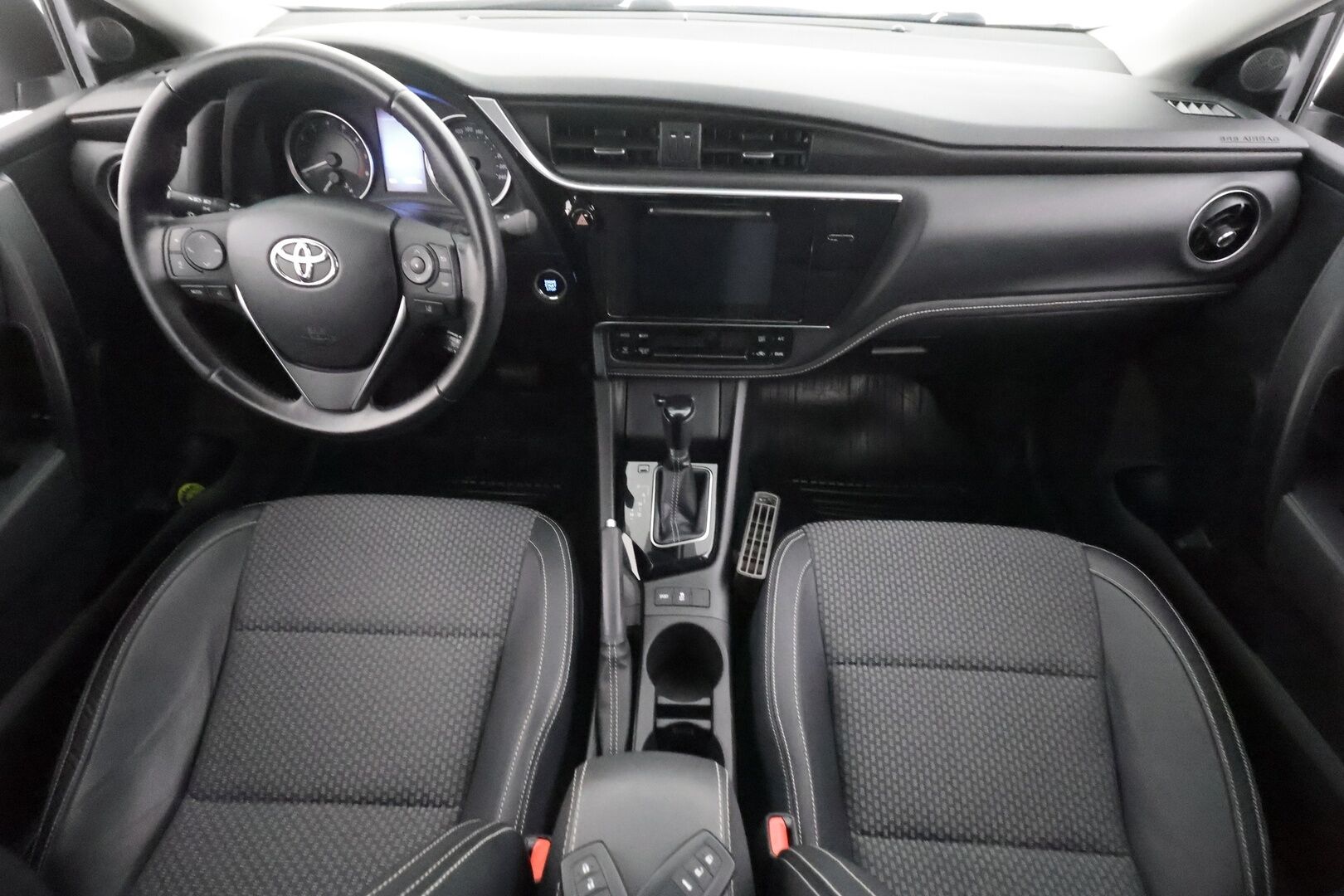Toyota Corolla 2017 1,6 Valvematic Premium Multidrive S 4ov - | Puolinahat | LED | P.kamera ja tutkat | Navi | Bluetooth | Keyless | Kaistavahti | RSA | PCS | Lohko + sisälämmitin | Vakkari | 2x renkaat aluin | Huoltokirja | 