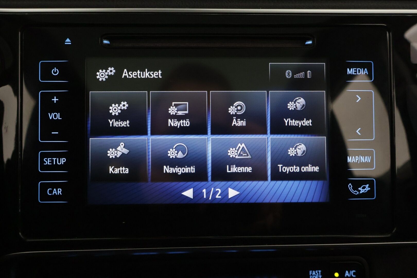 Toyota Auris 2016 Touring Sports 1,8 Hybrid Premium - *LED/Lasikatto/Tutkat/P.kamera/Keyless/Nahat*