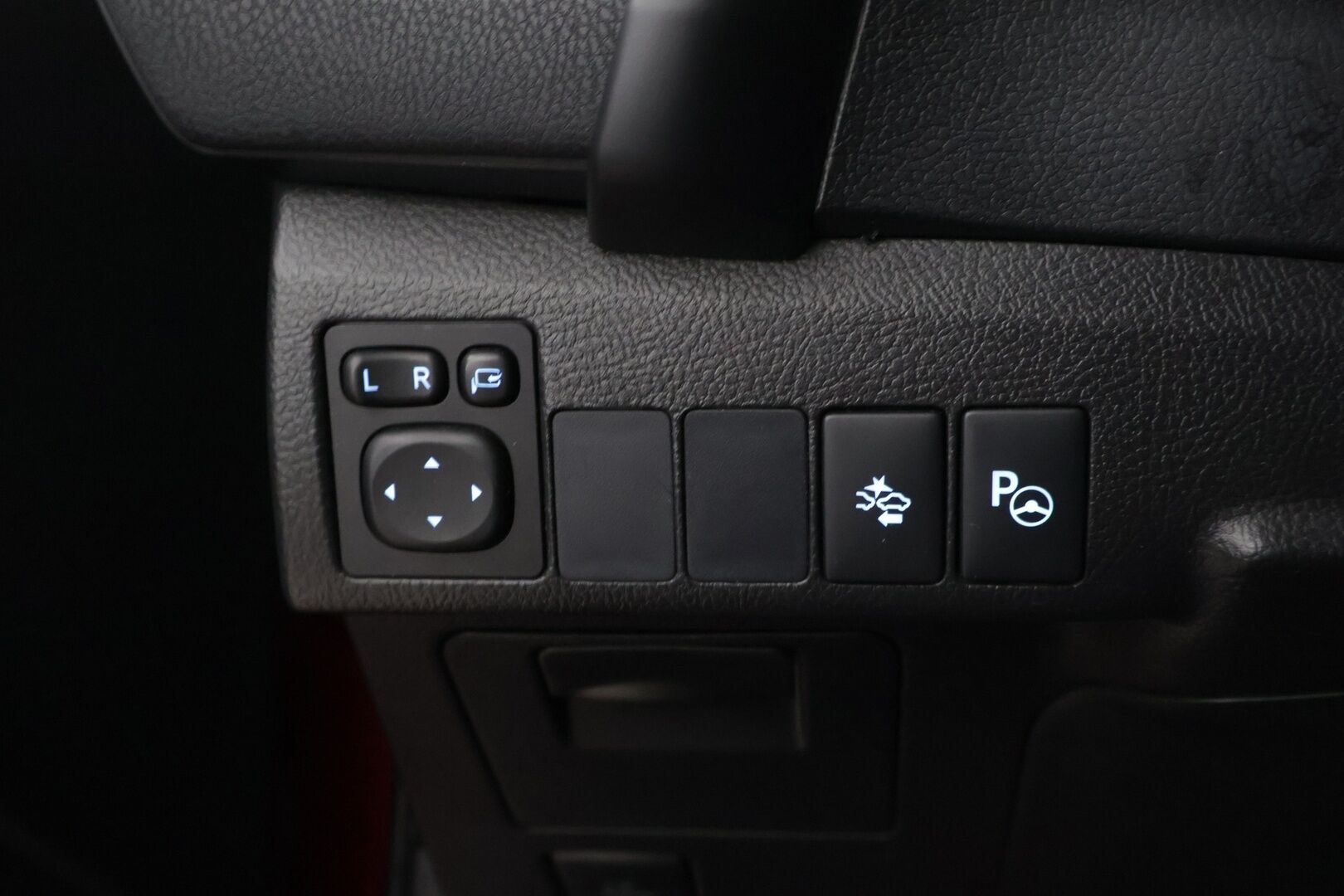 Toyota Auris 2016 Touring Sports 1,8 Hybrid Premium - *LED/Lasikatto/Tutkat/P.kamera/Keyless/Nahat*