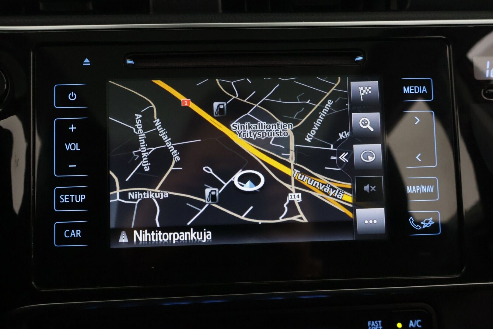 Toyota Auris 2016 Touring Sports 1,8 Hybrid Premium - *LED/Lasikatto/Tutkat/P.kamera/Keyless/Nahat*